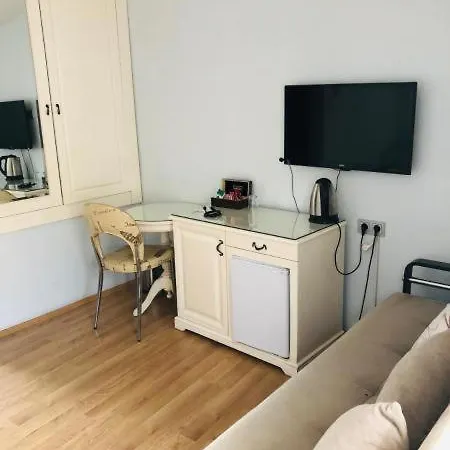 Nacre Apartmanhotel