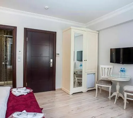 Nacre Apartmanhotel 3*
